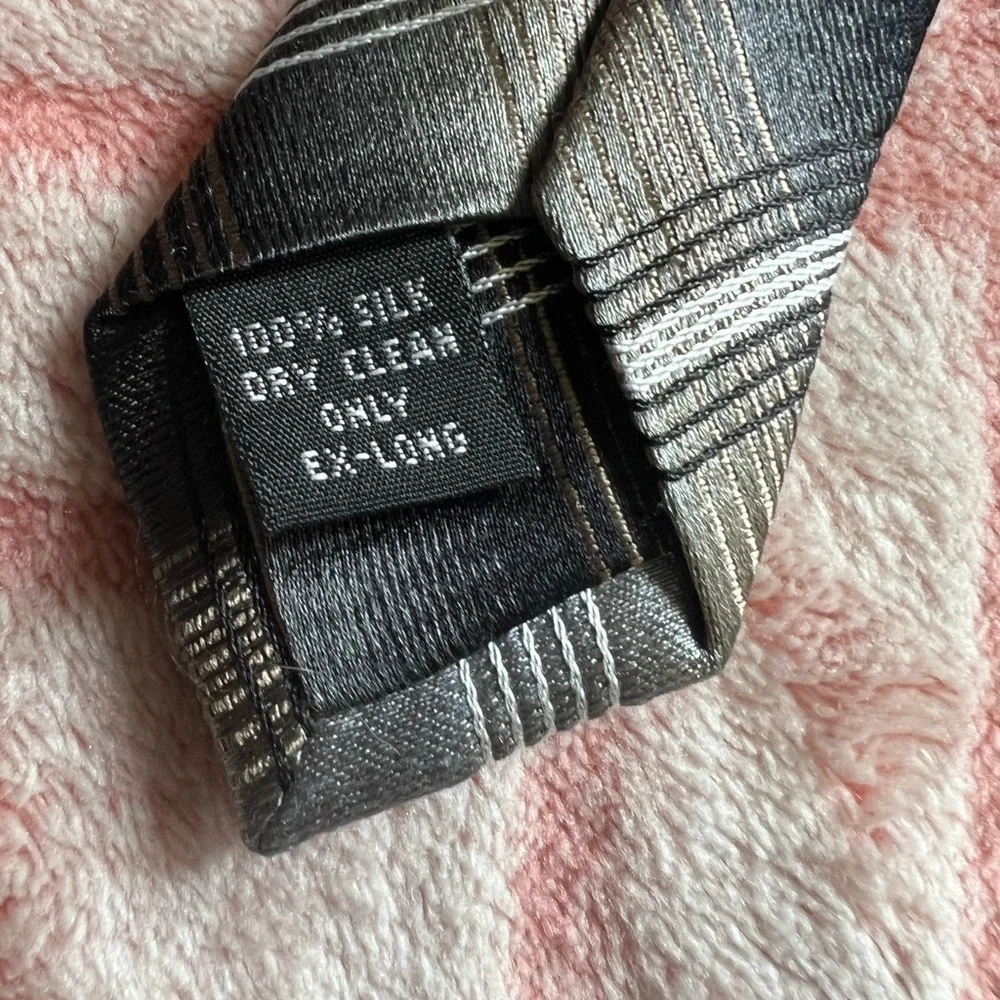 #23 Pronto Uomo Grey line tie